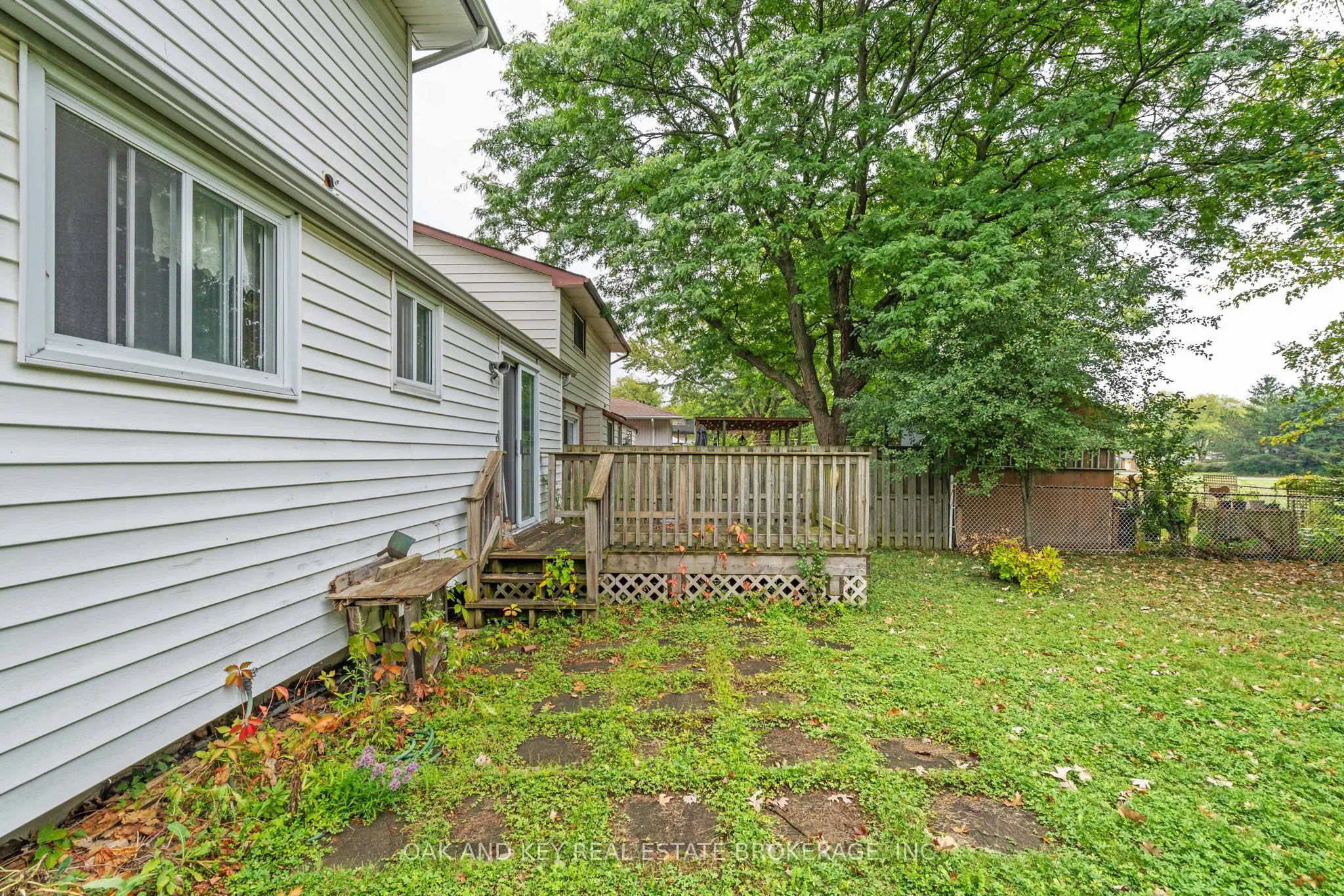 180 BELMONT Drive W