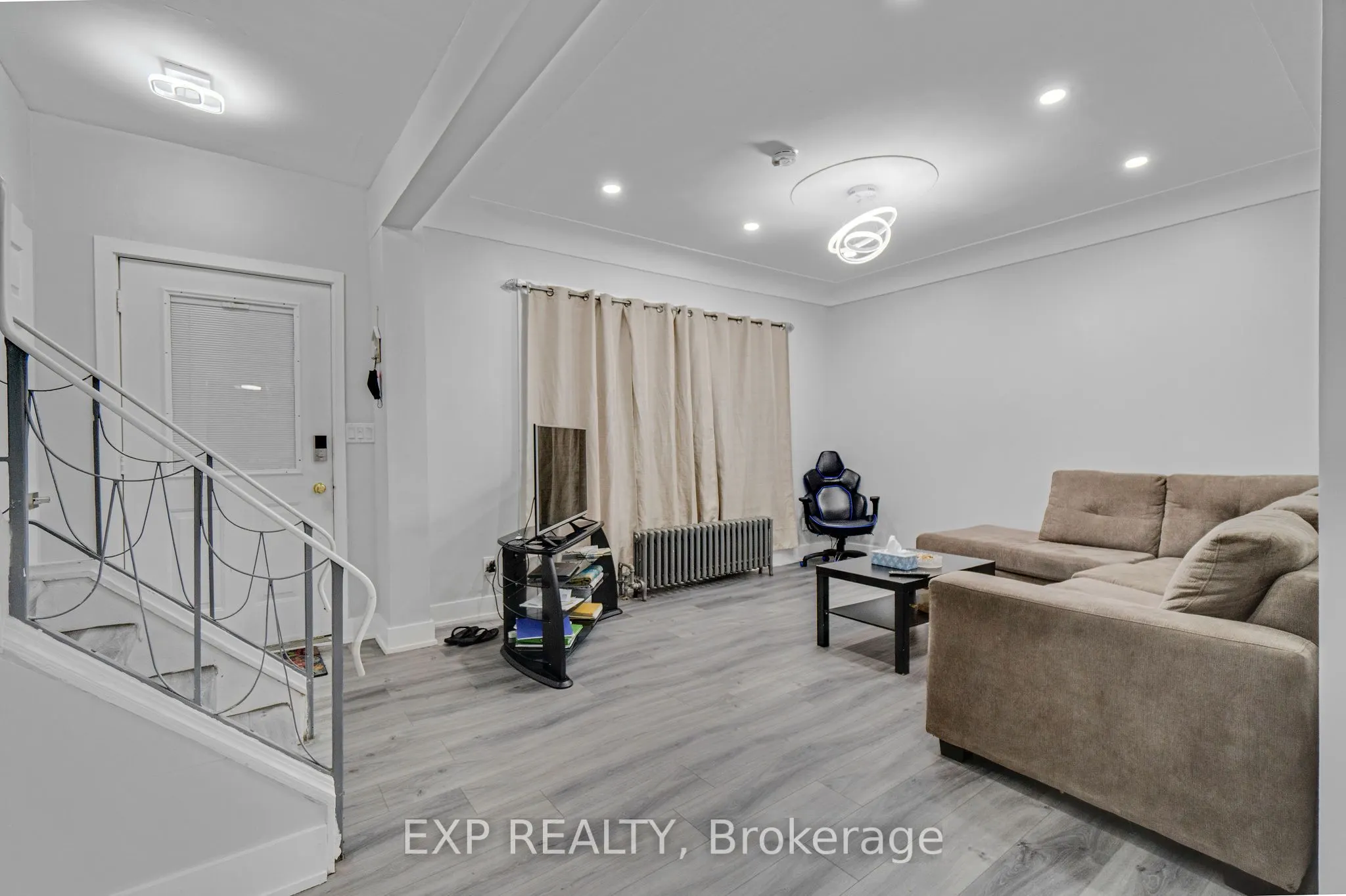 23 Lyndhurst Street