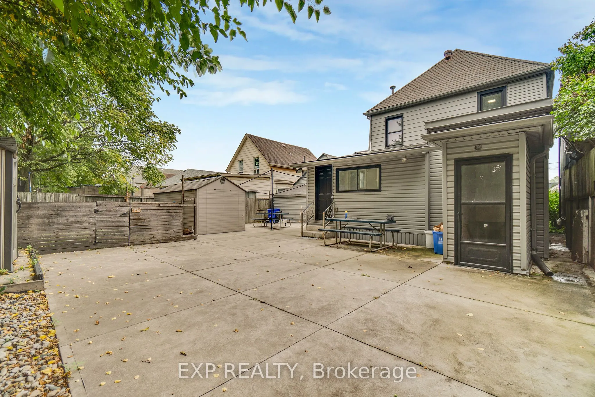 23 Lyndhurst Street