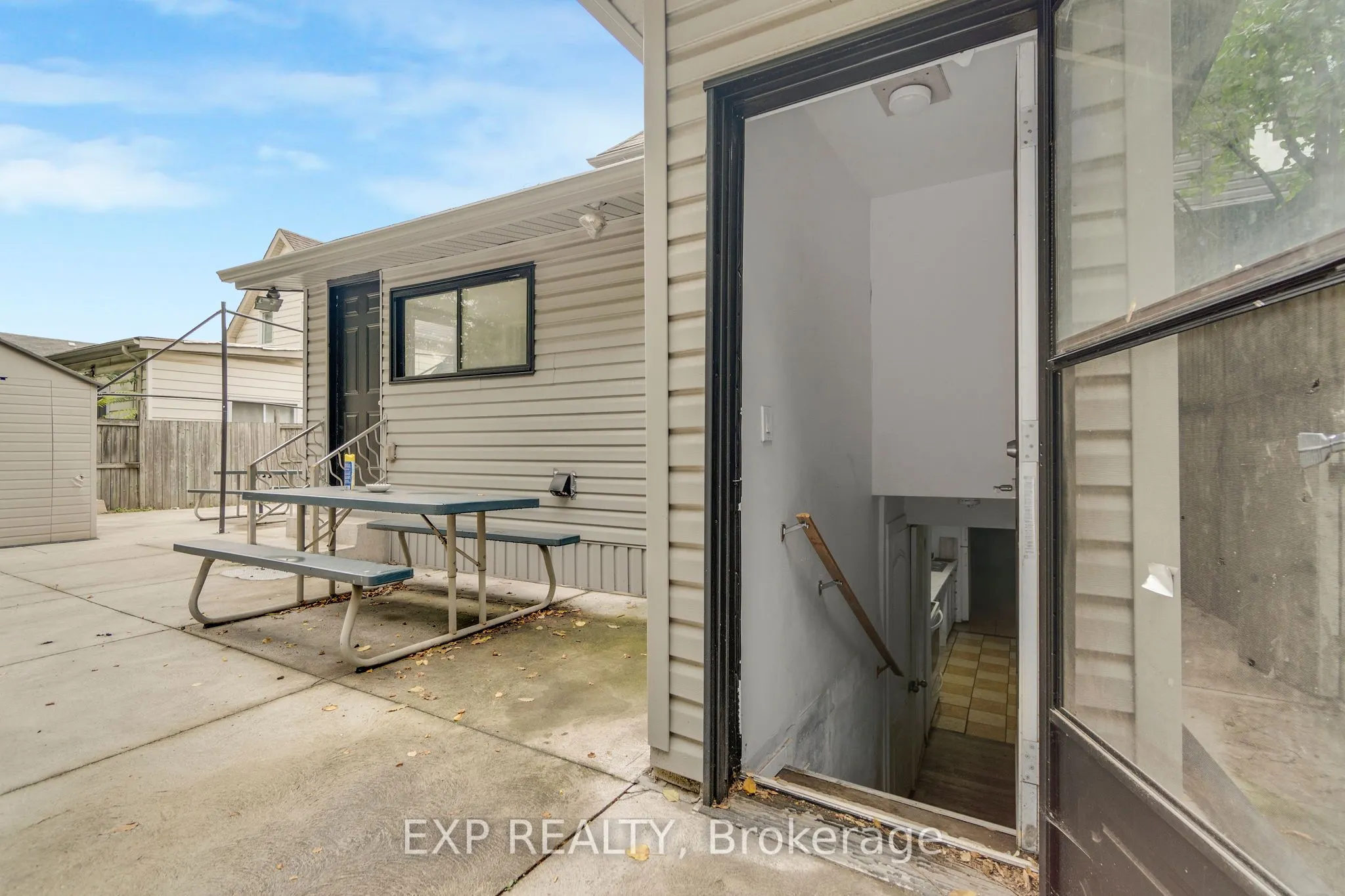 23 Lyndhurst Street