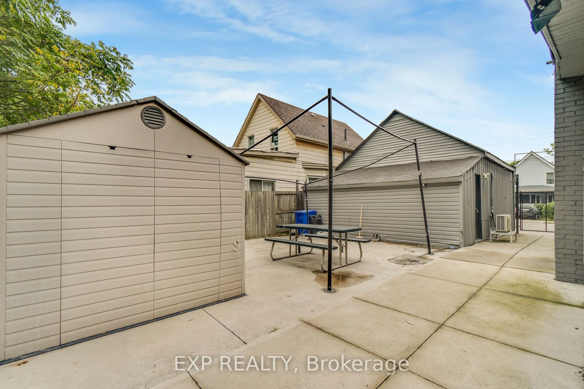 23 Lyndhurst Street