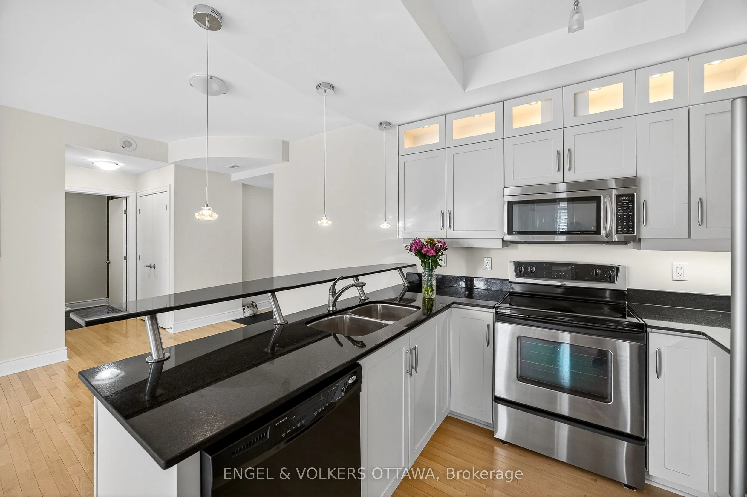 95 Bronson Avenue, #505