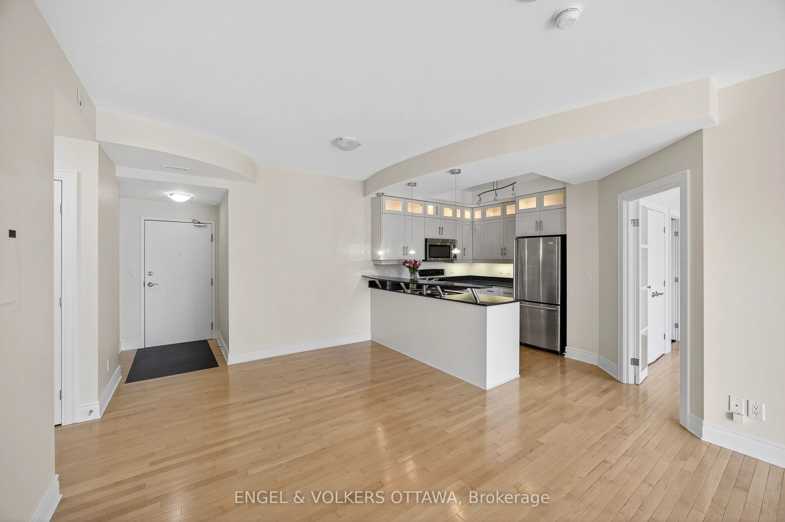 95 Bronson Avenue, #505