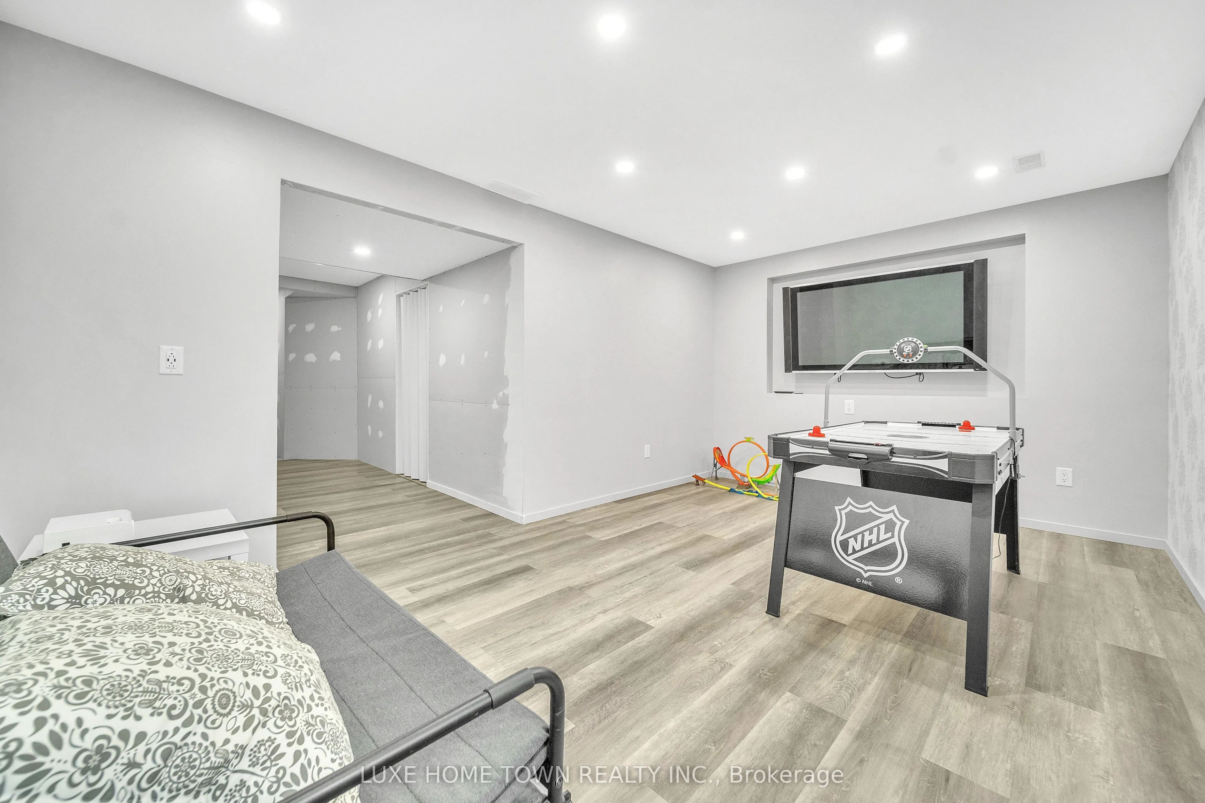 77 WESTMINSTER Crescent, #77W