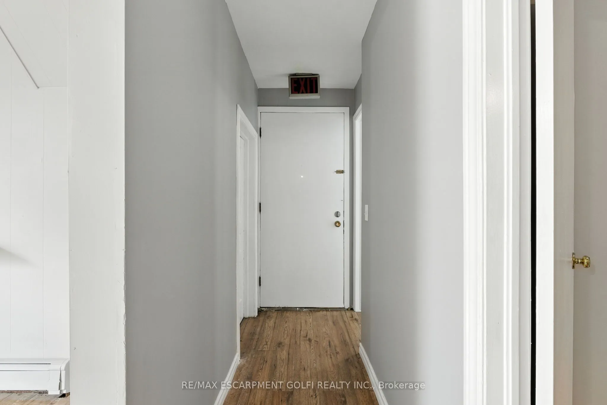 229 Main Street W