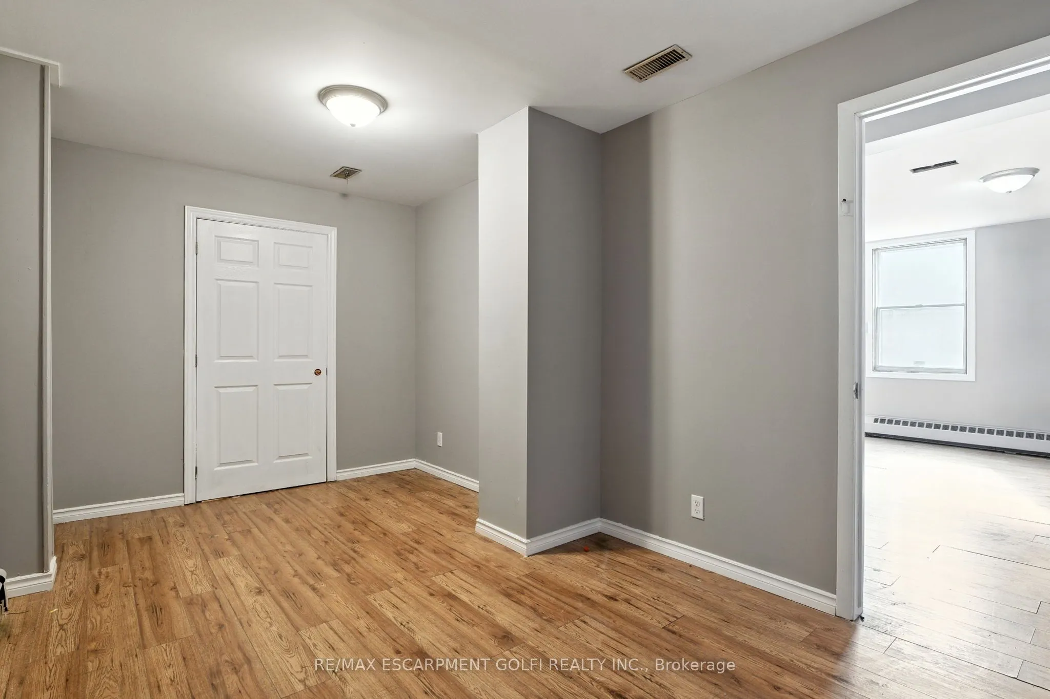 229 Main Street W