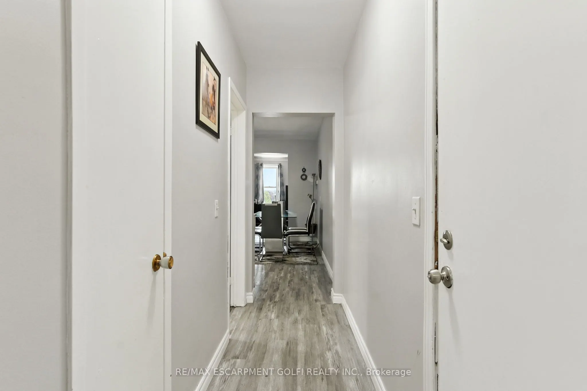 229 Main Street W