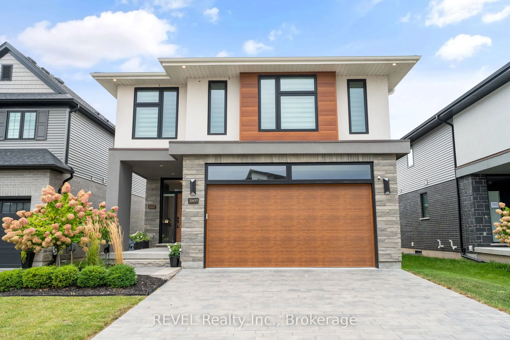 3809 Simpson Lane