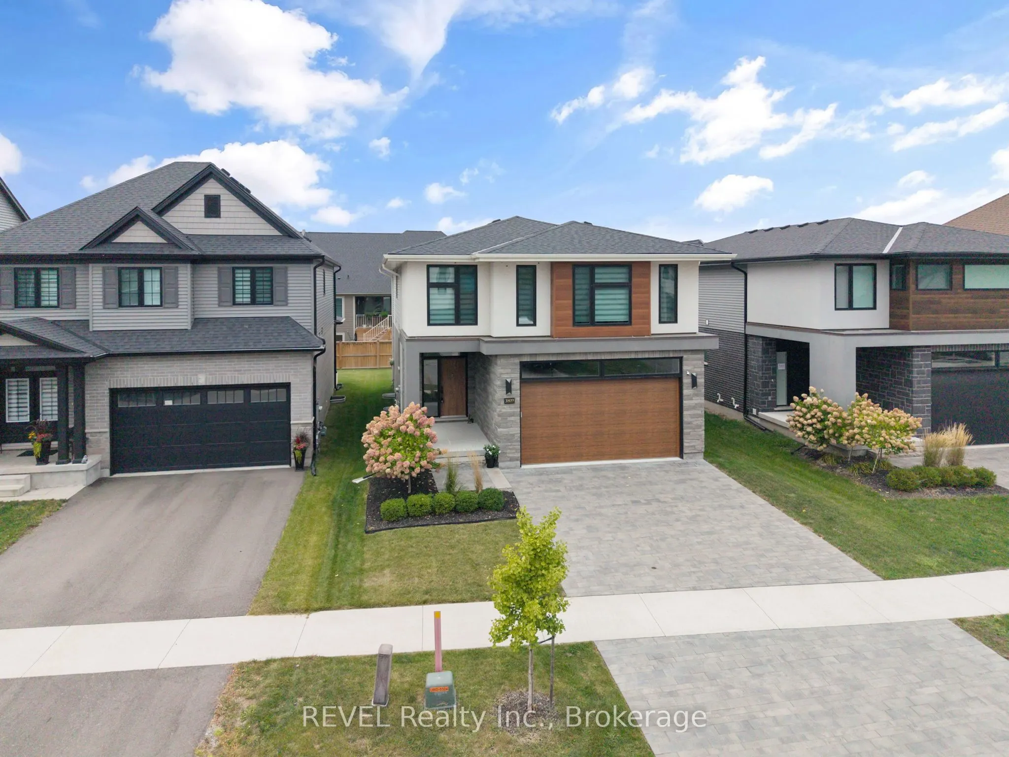 3809 Simpson Lane