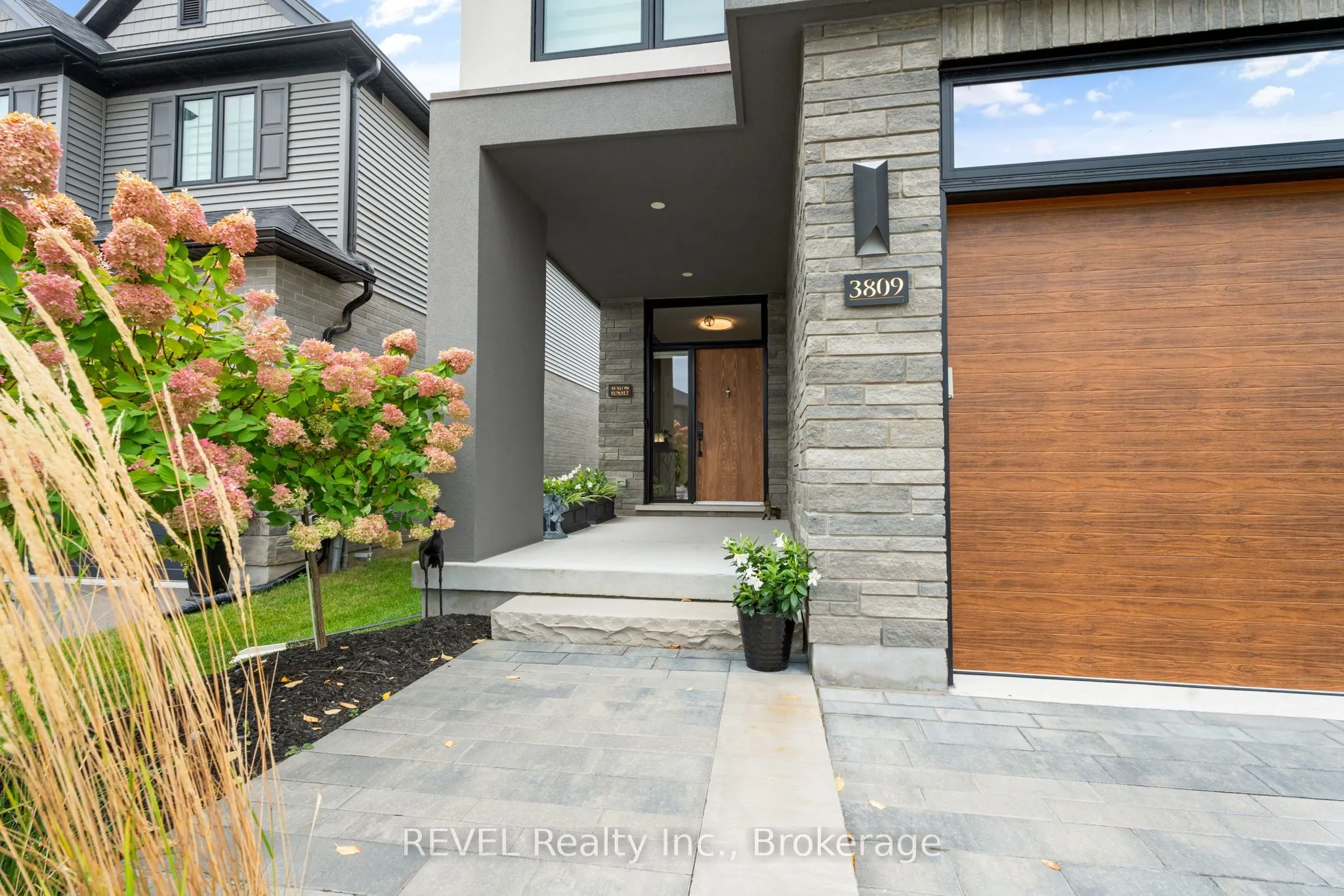 3809 Simpson Lane
