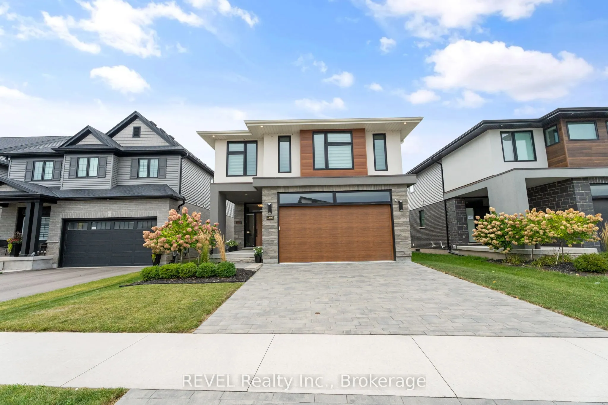 3809 Simpson Lane
