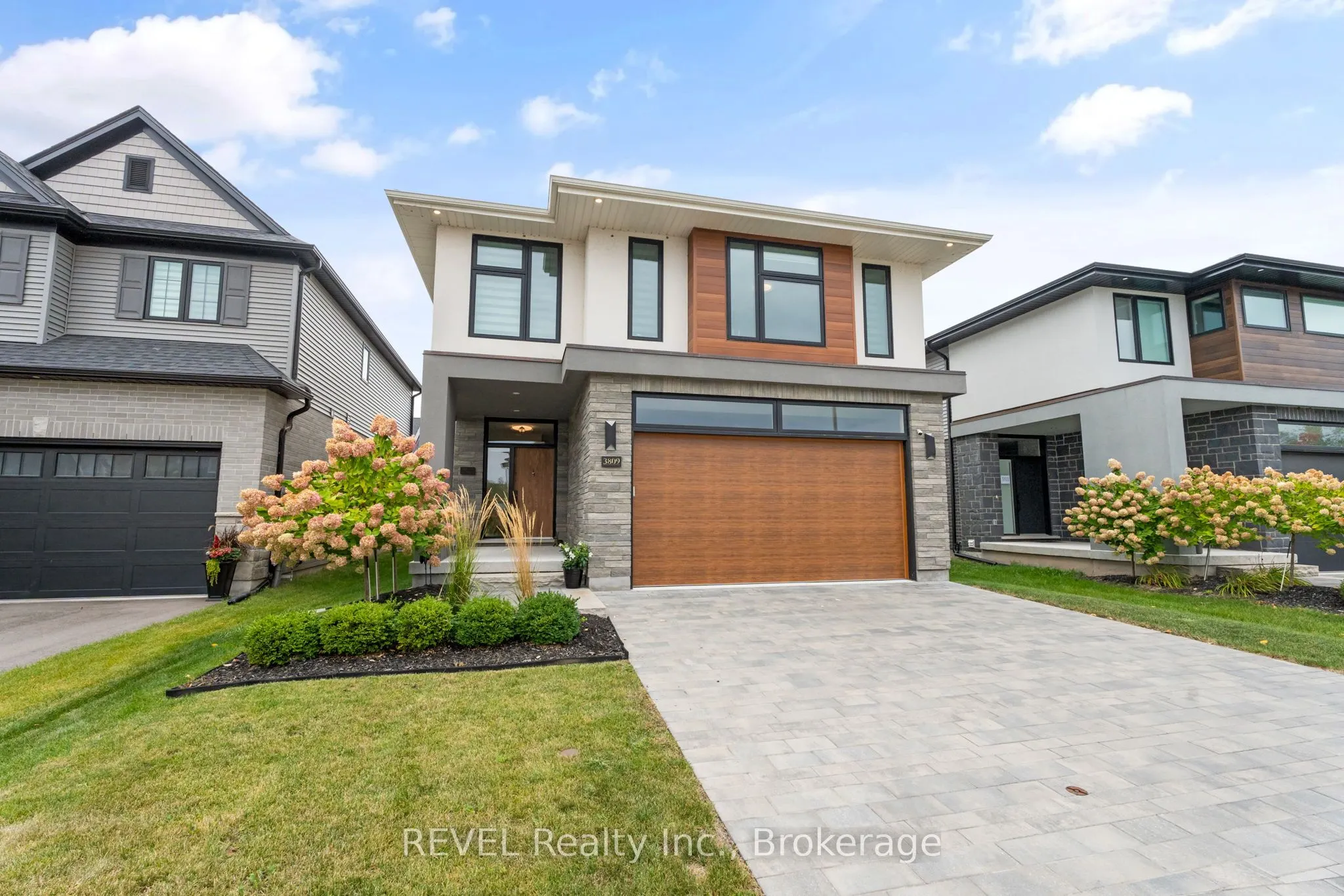 3809 Simpson Lane
