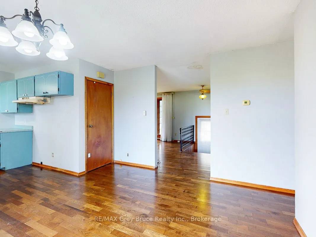 877 30th Street W