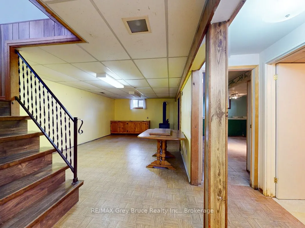 877 30th Street W