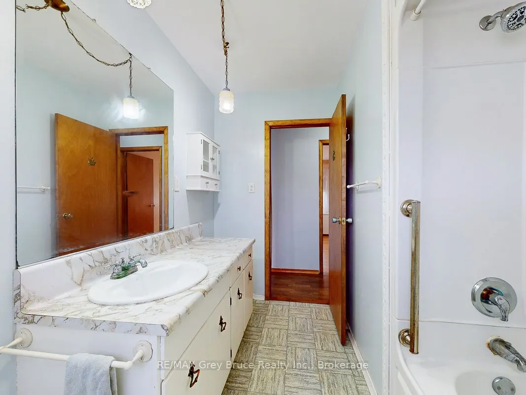 877 30th Street W