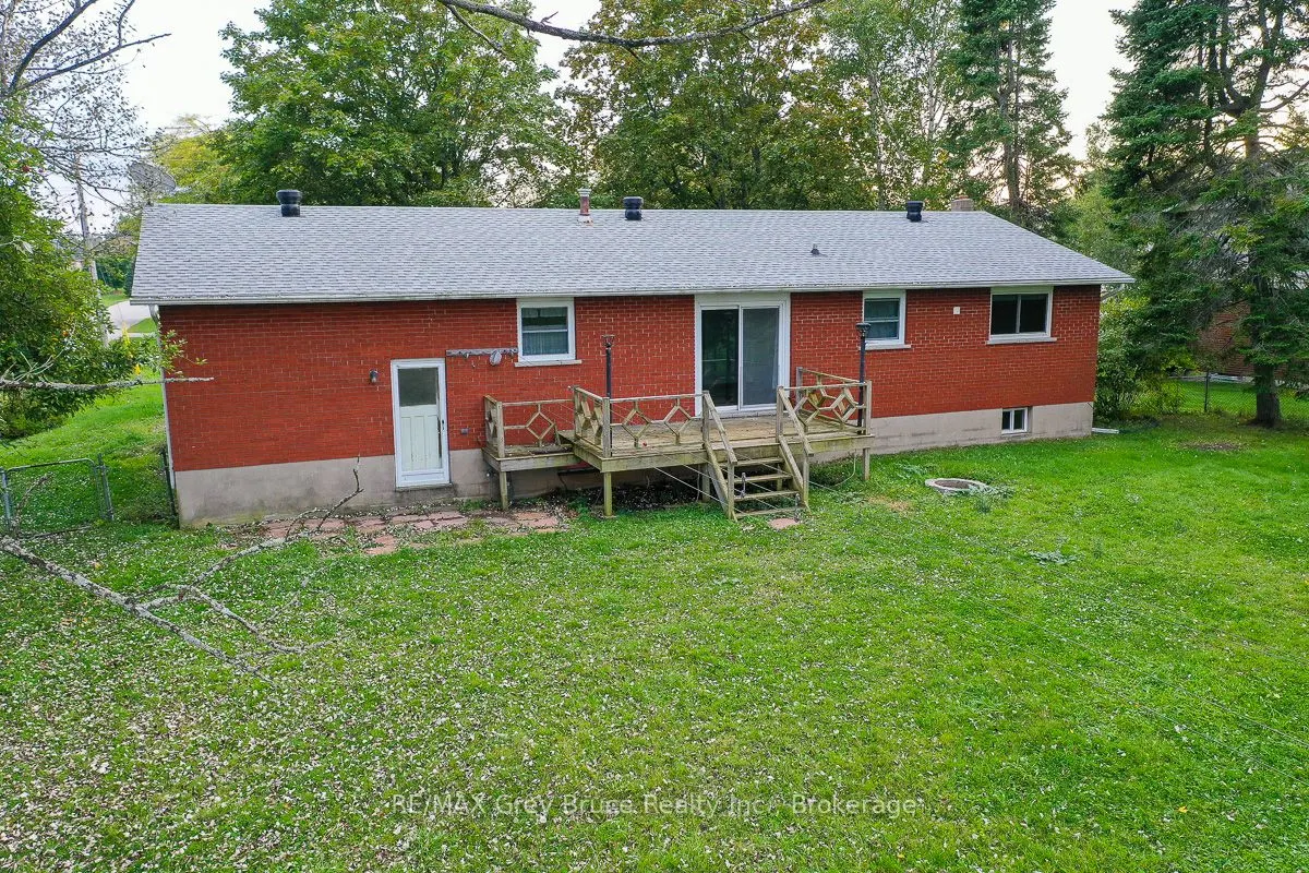 877 30th Street W