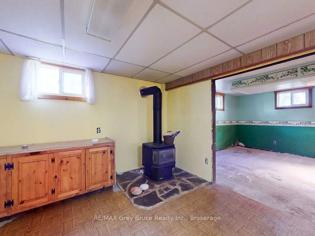 877 30th Street W