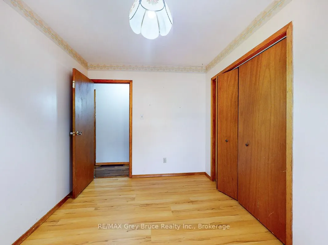877 30th Street W