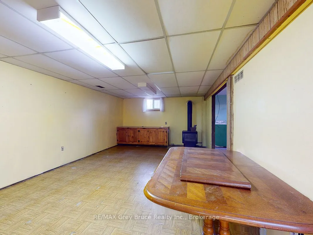 877 30th Street W