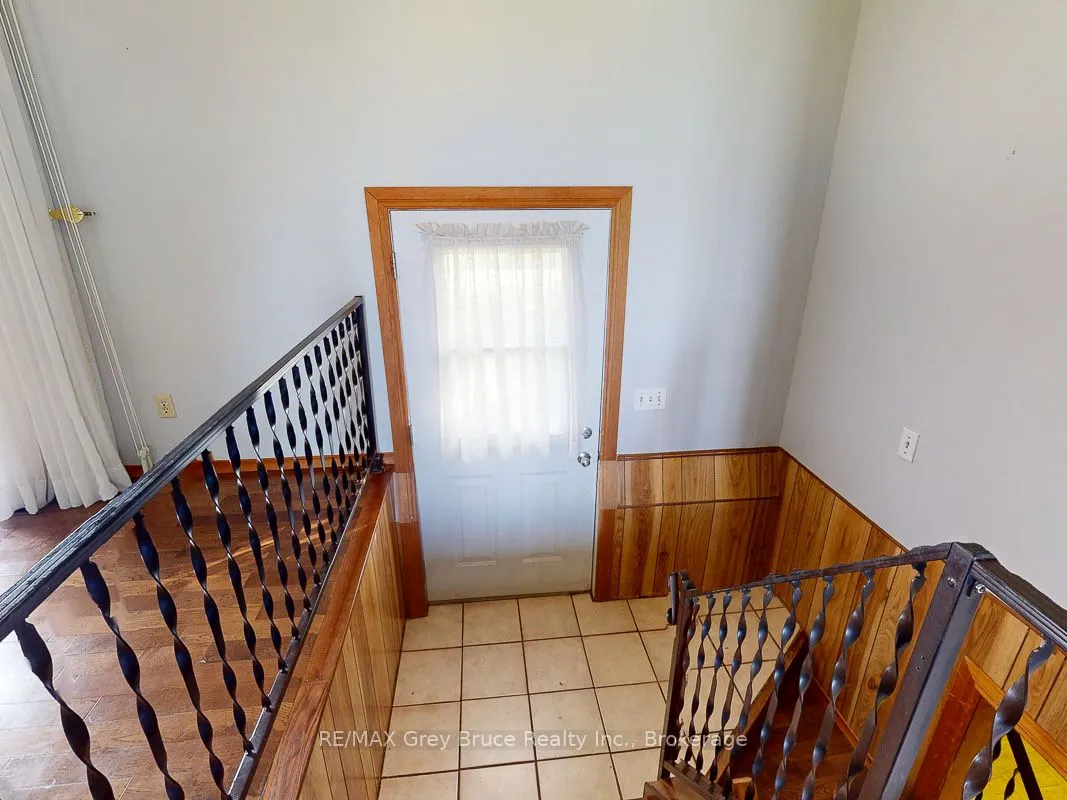 877 30th Street W