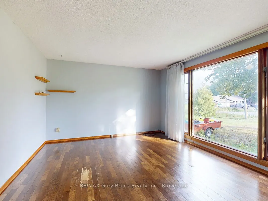 877 30th Street W
