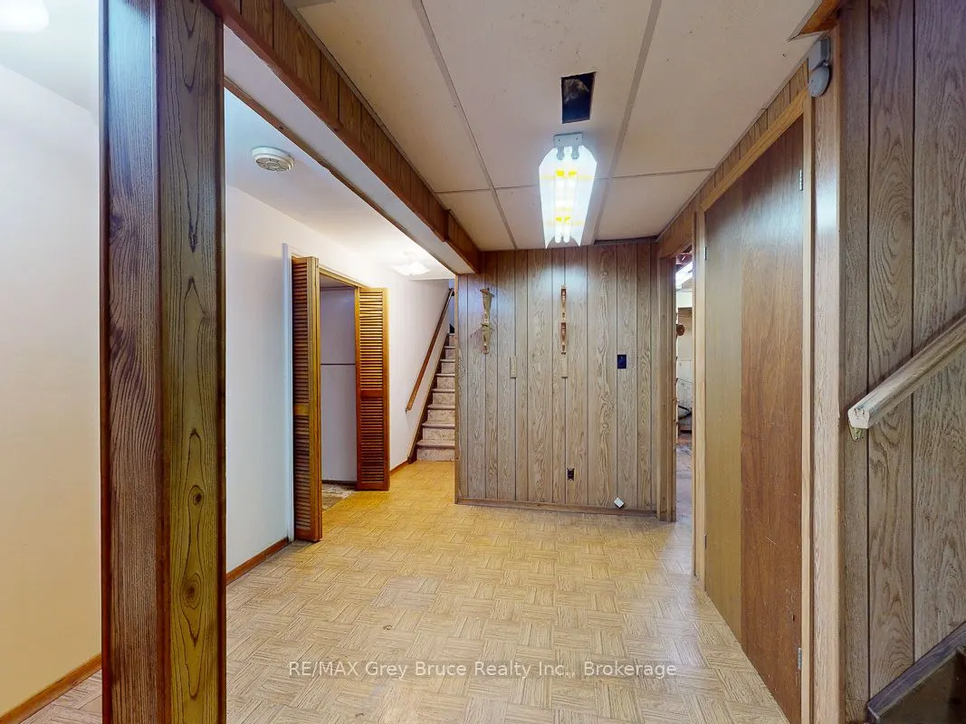 877 30th Street W