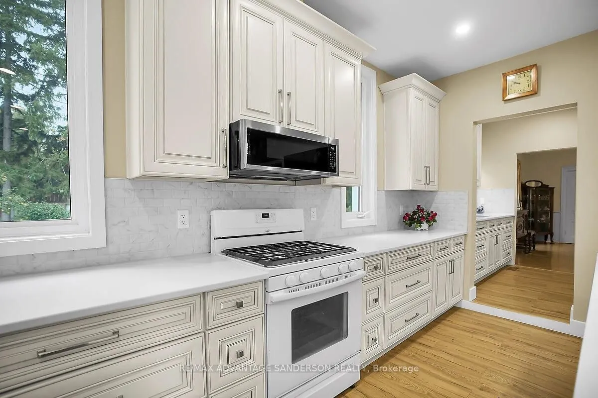 8523 Townsend Line