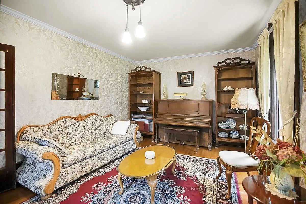 8523 Townsend Line