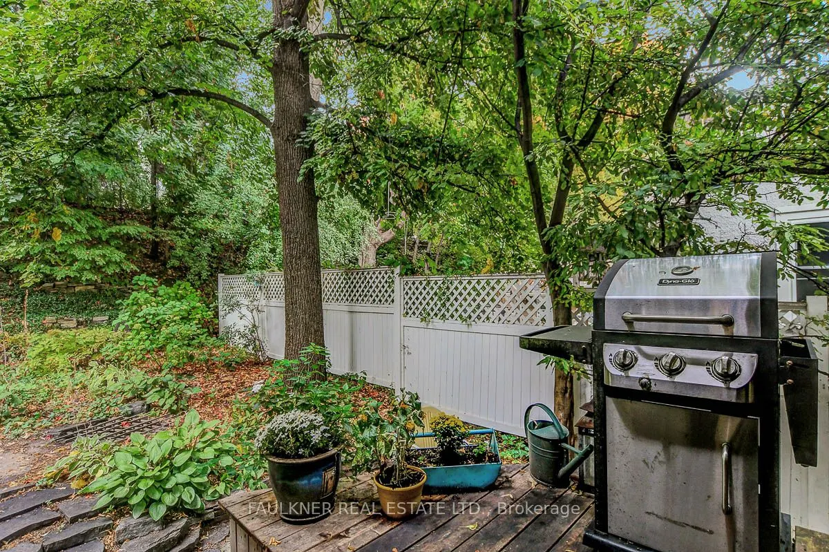 211 Sunnyside Avenue