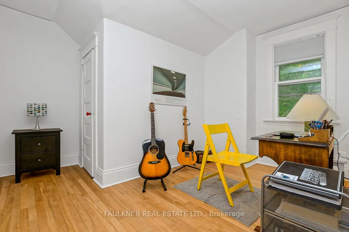 211 Sunnyside Avenue