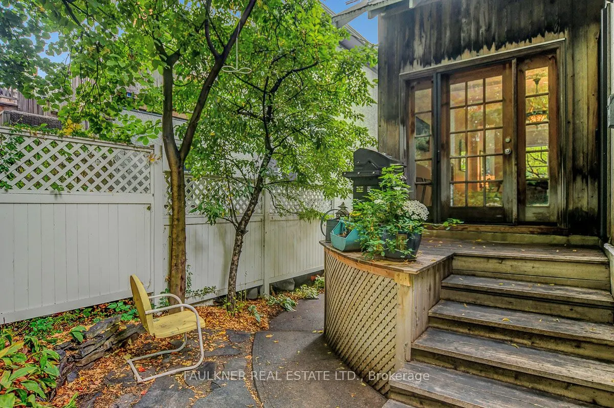 211 Sunnyside Avenue