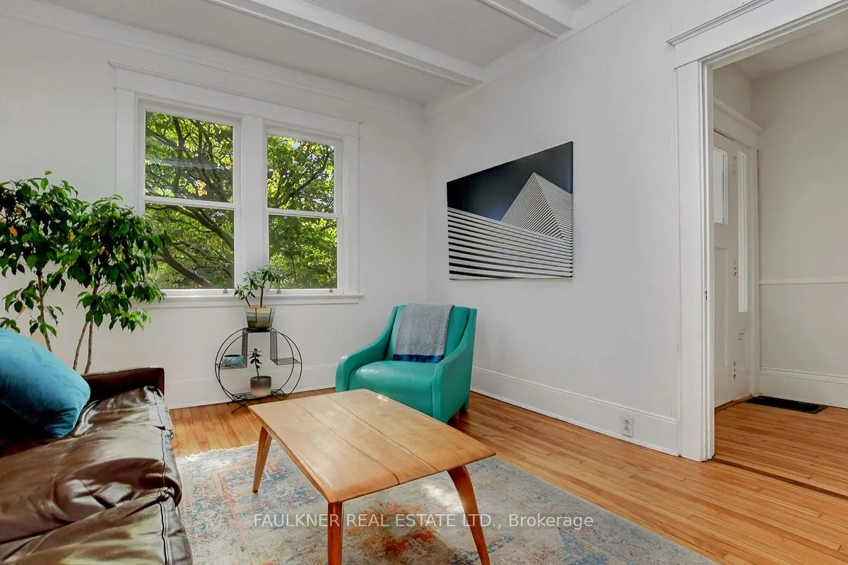 211 Sunnyside Avenue