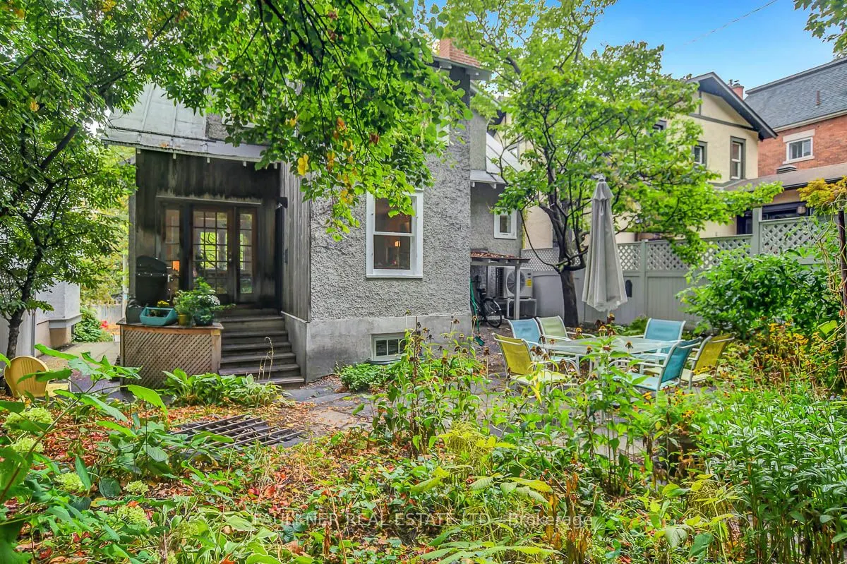 211 Sunnyside Avenue