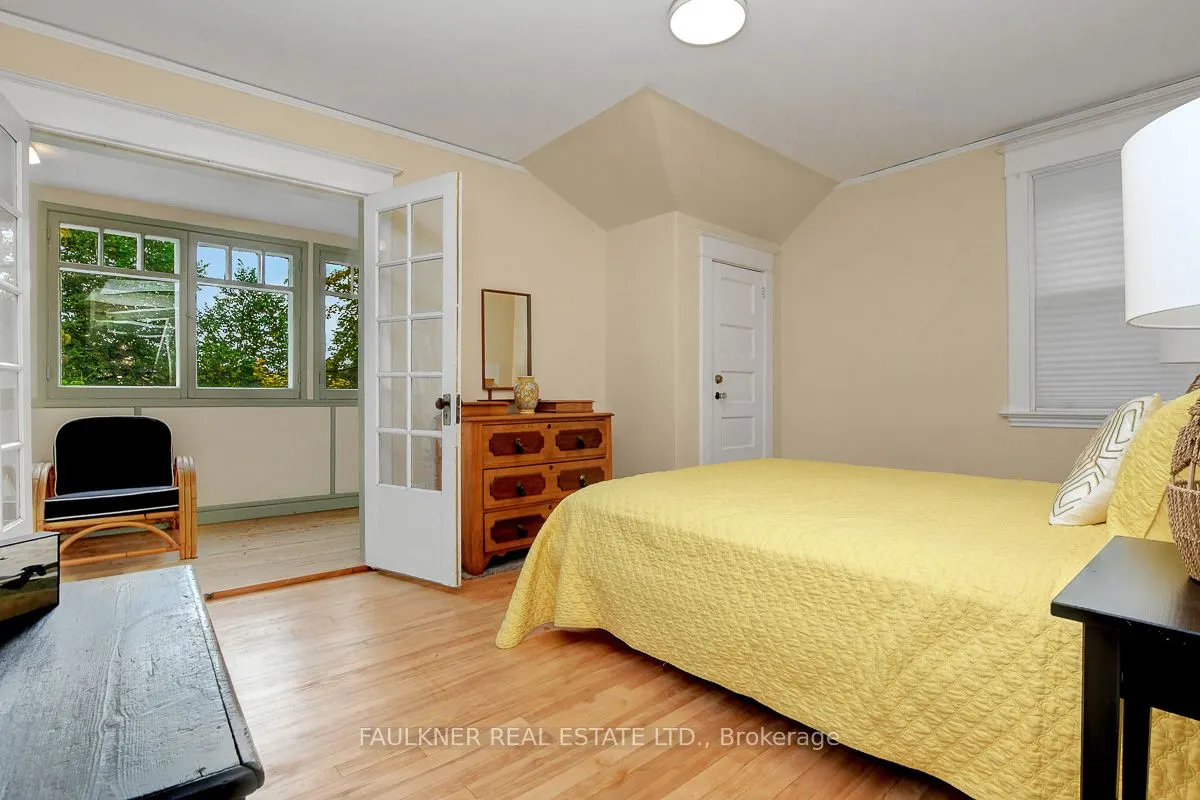 211 Sunnyside Avenue