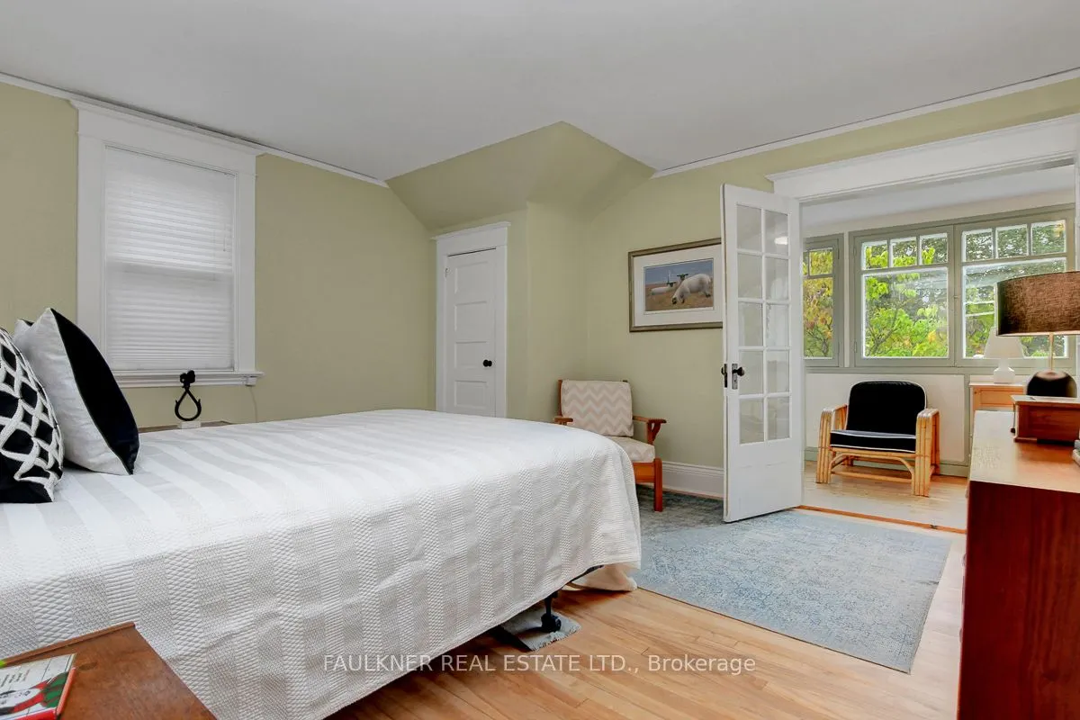 211 Sunnyside Avenue