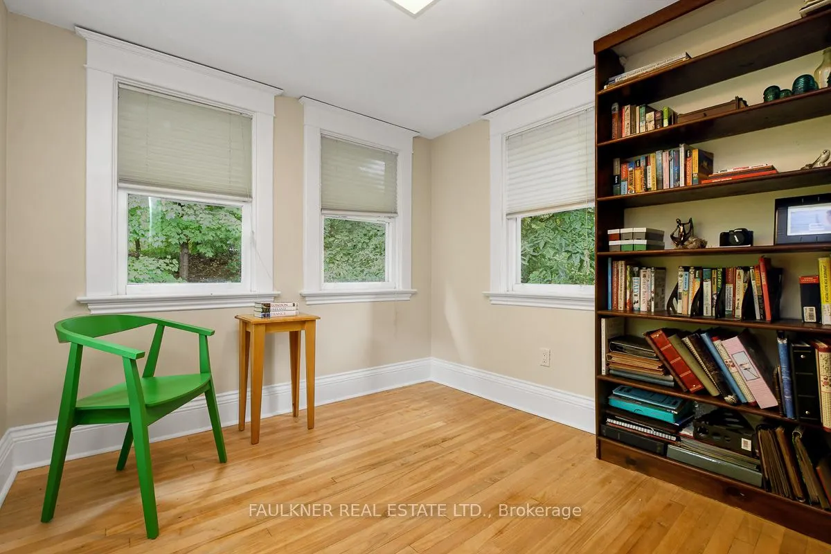 211 Sunnyside Avenue