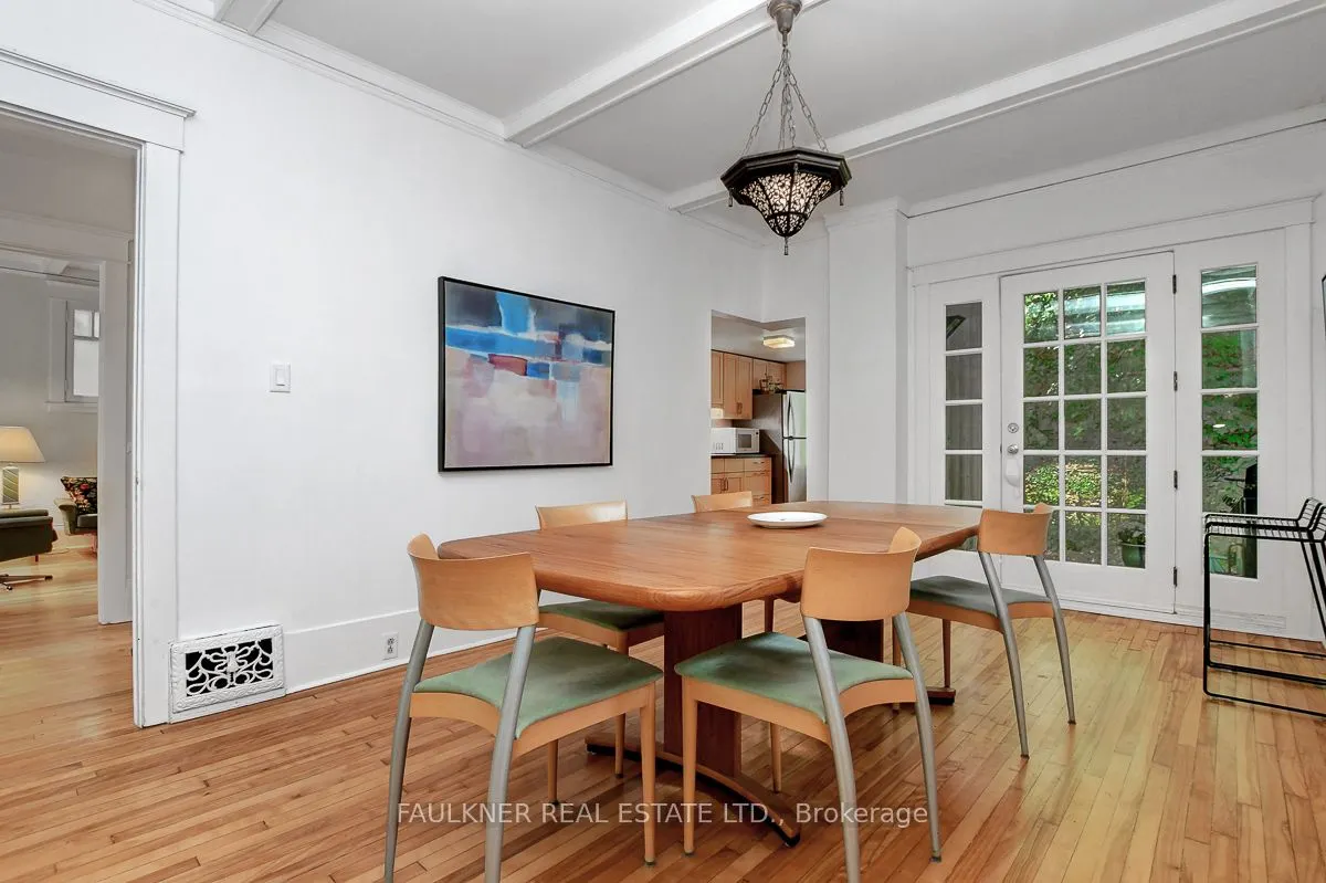 211 Sunnyside Avenue