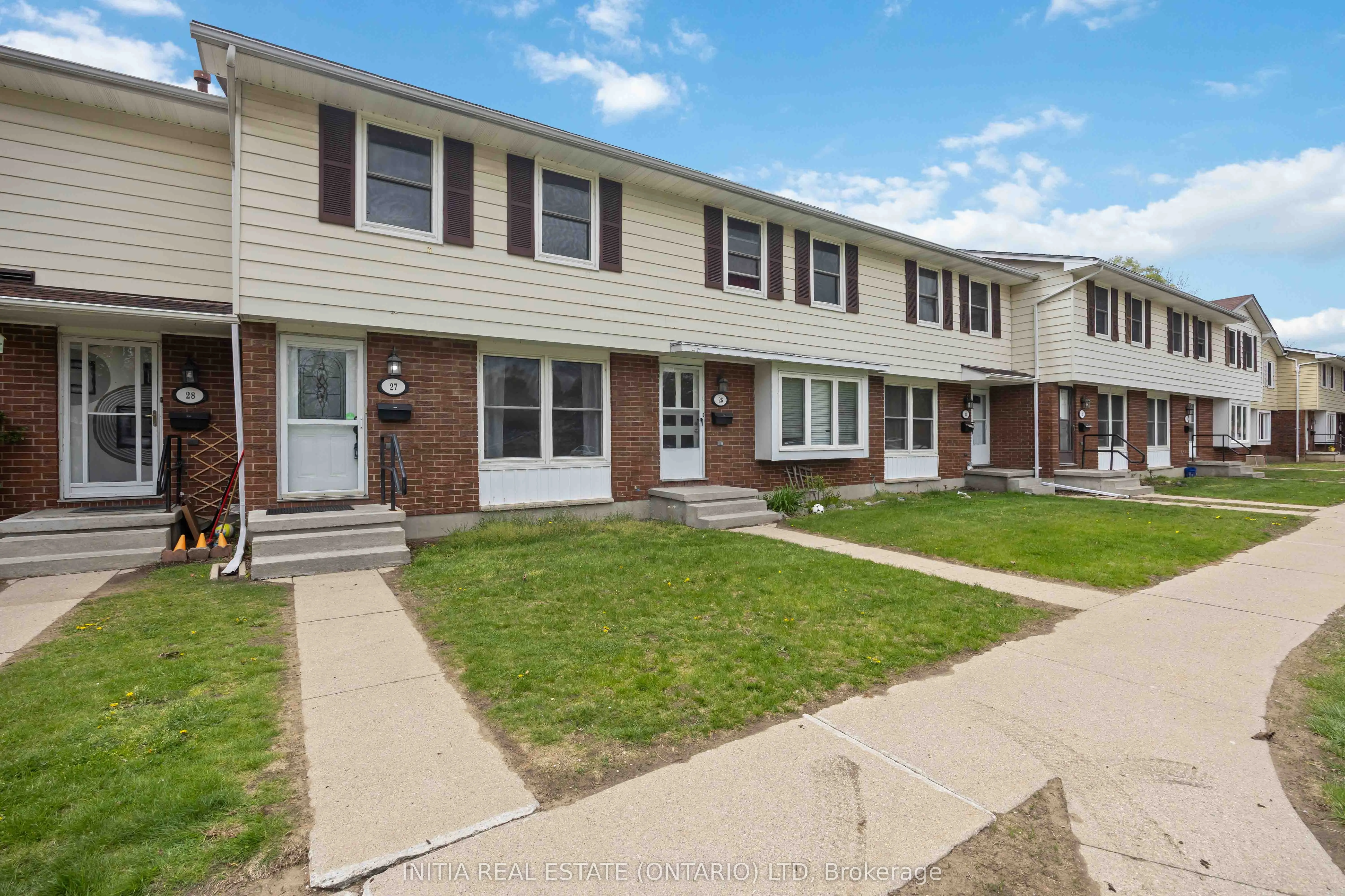 825 Exmouth Street, #27