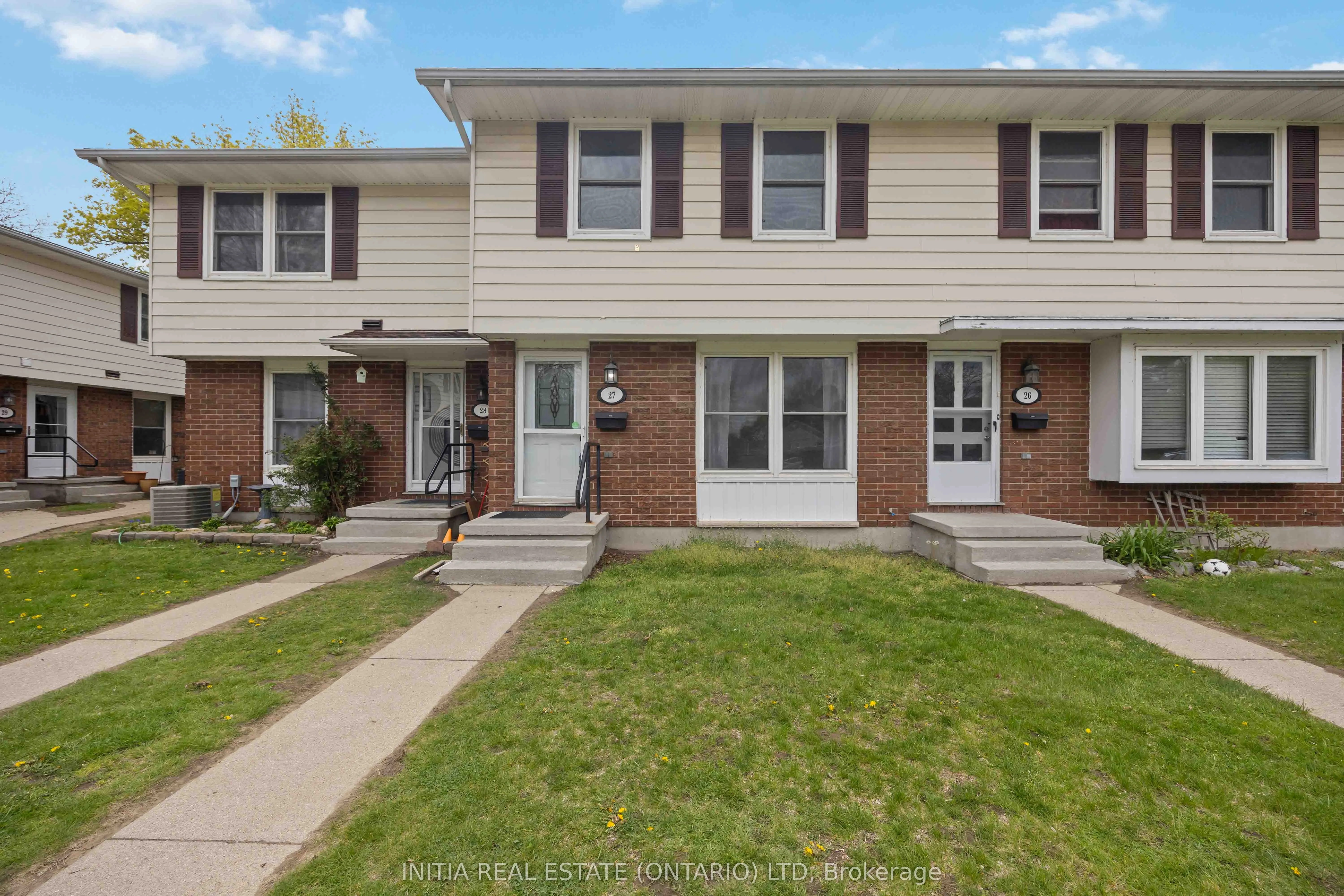 825 Exmouth Street, #27