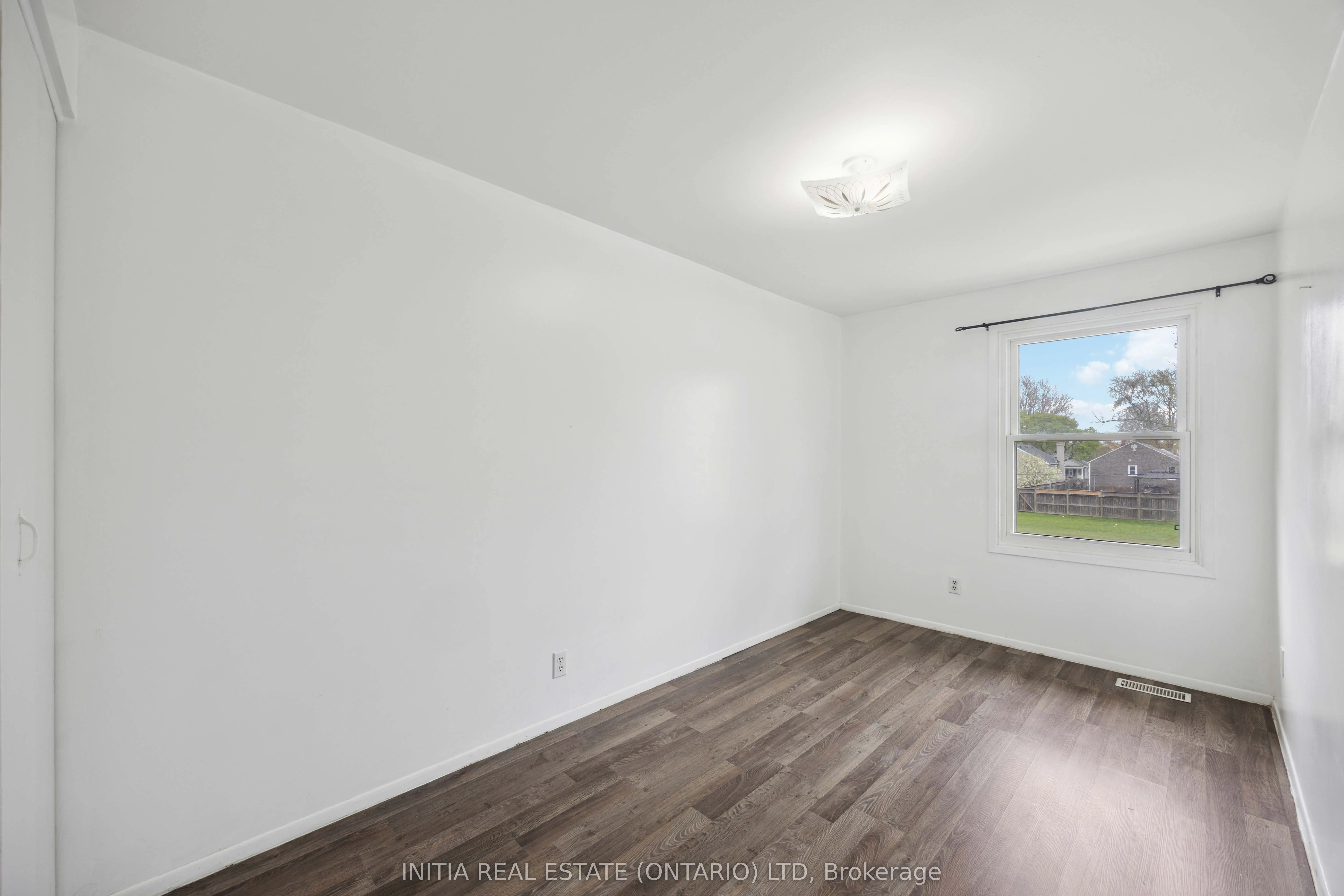 825 Exmouth Street, #27