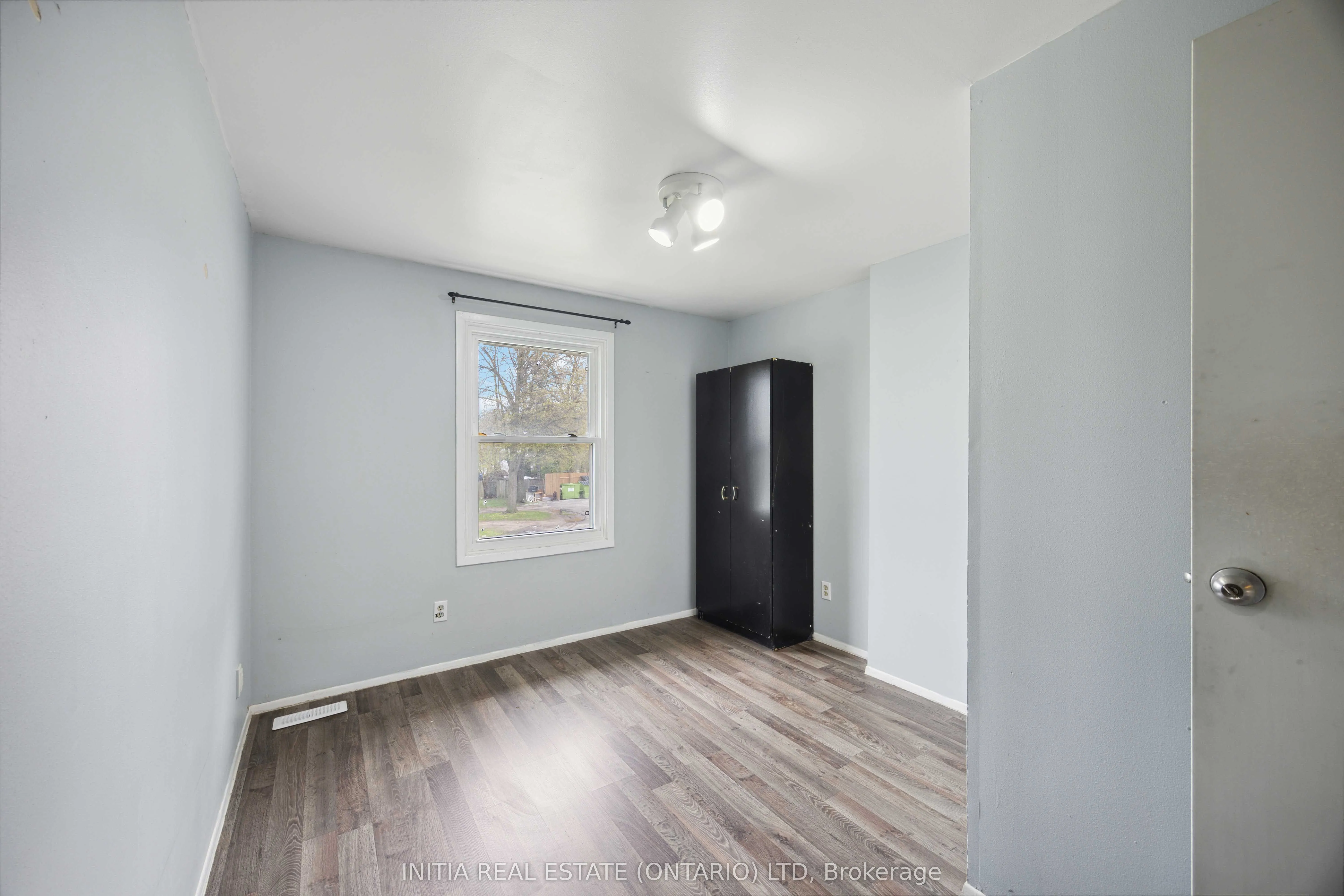 825 Exmouth Street, #27