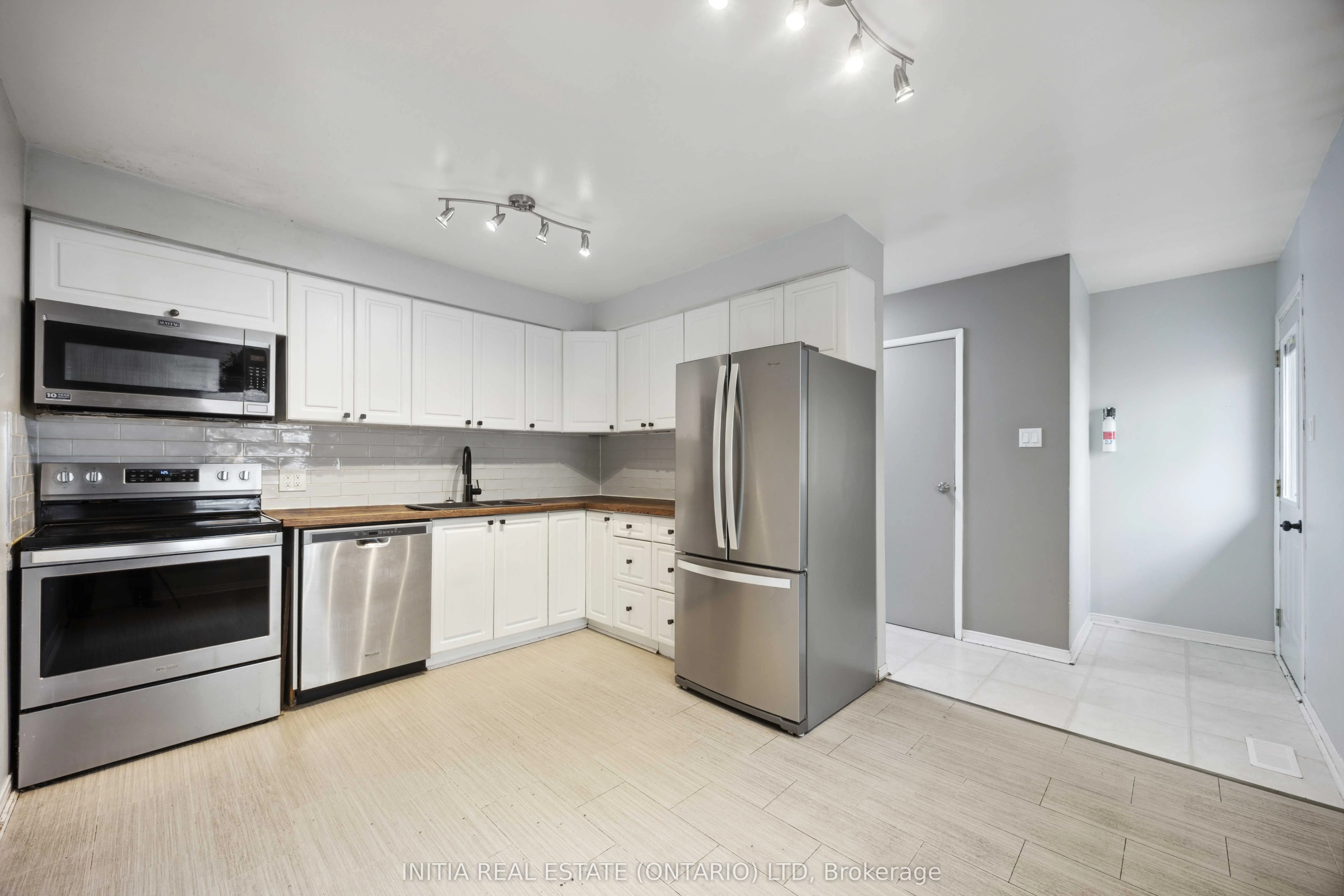 825 Exmouth Street, #27