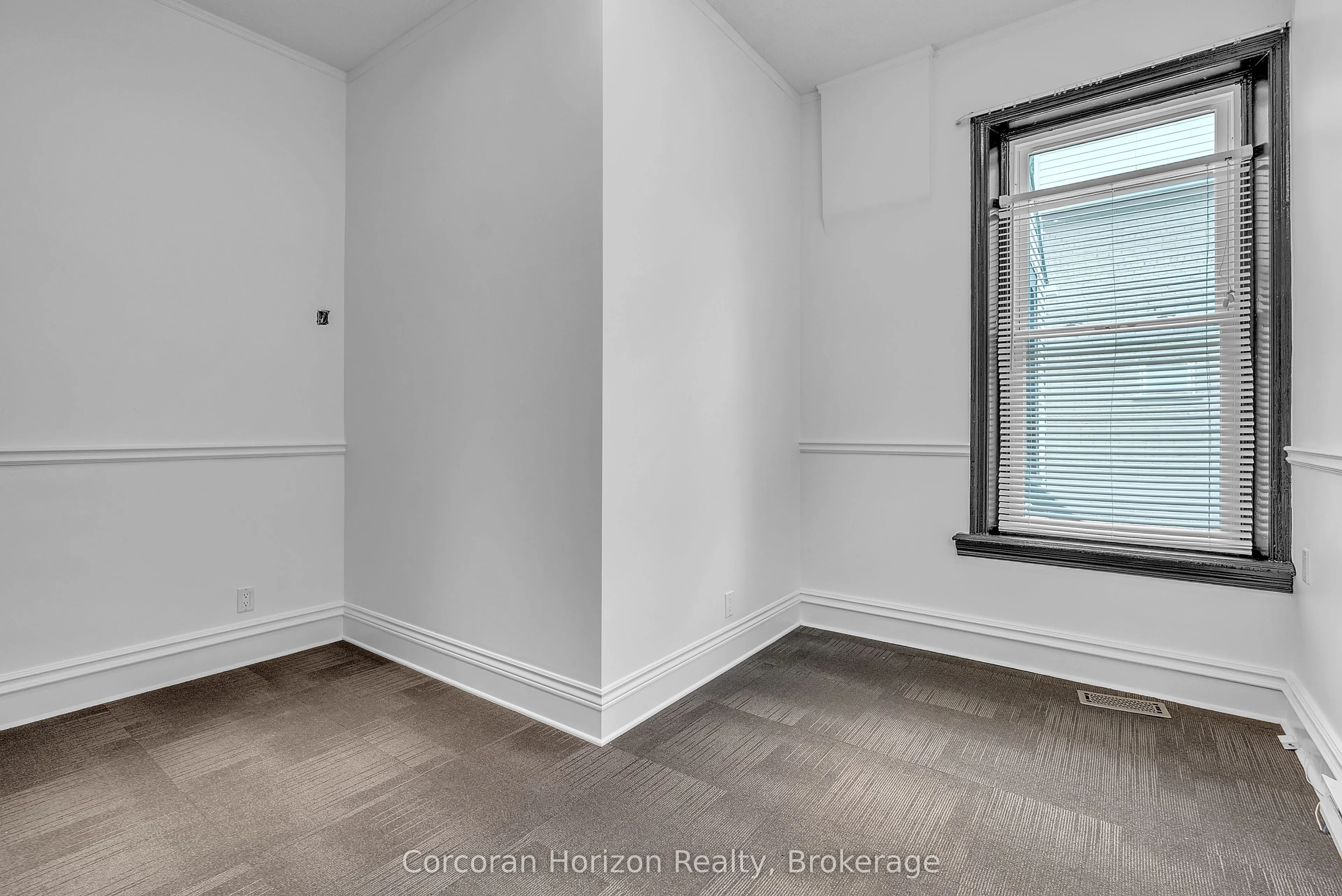 203 MacNab Street S, #Main