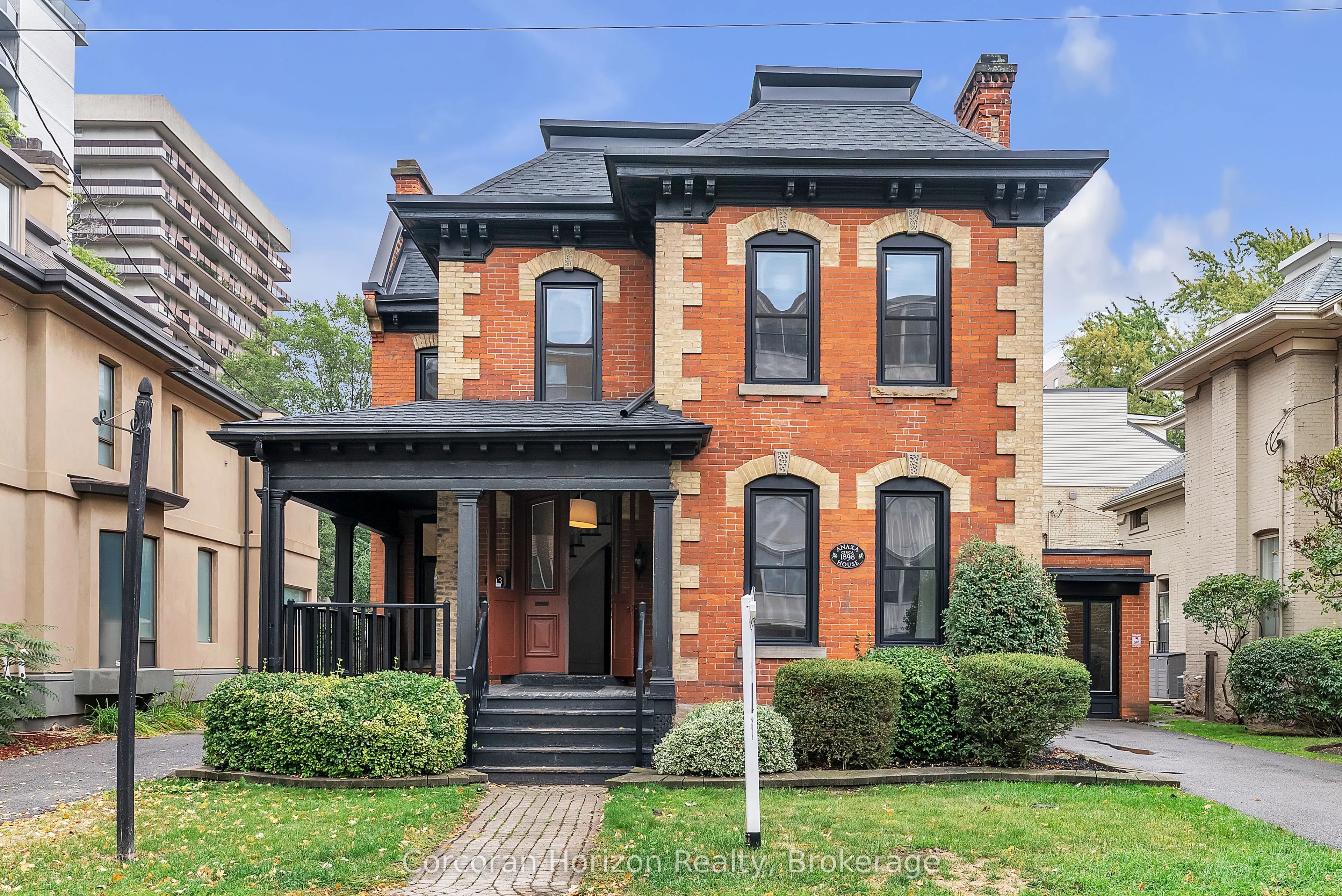 203 MacNab Street S, #Main