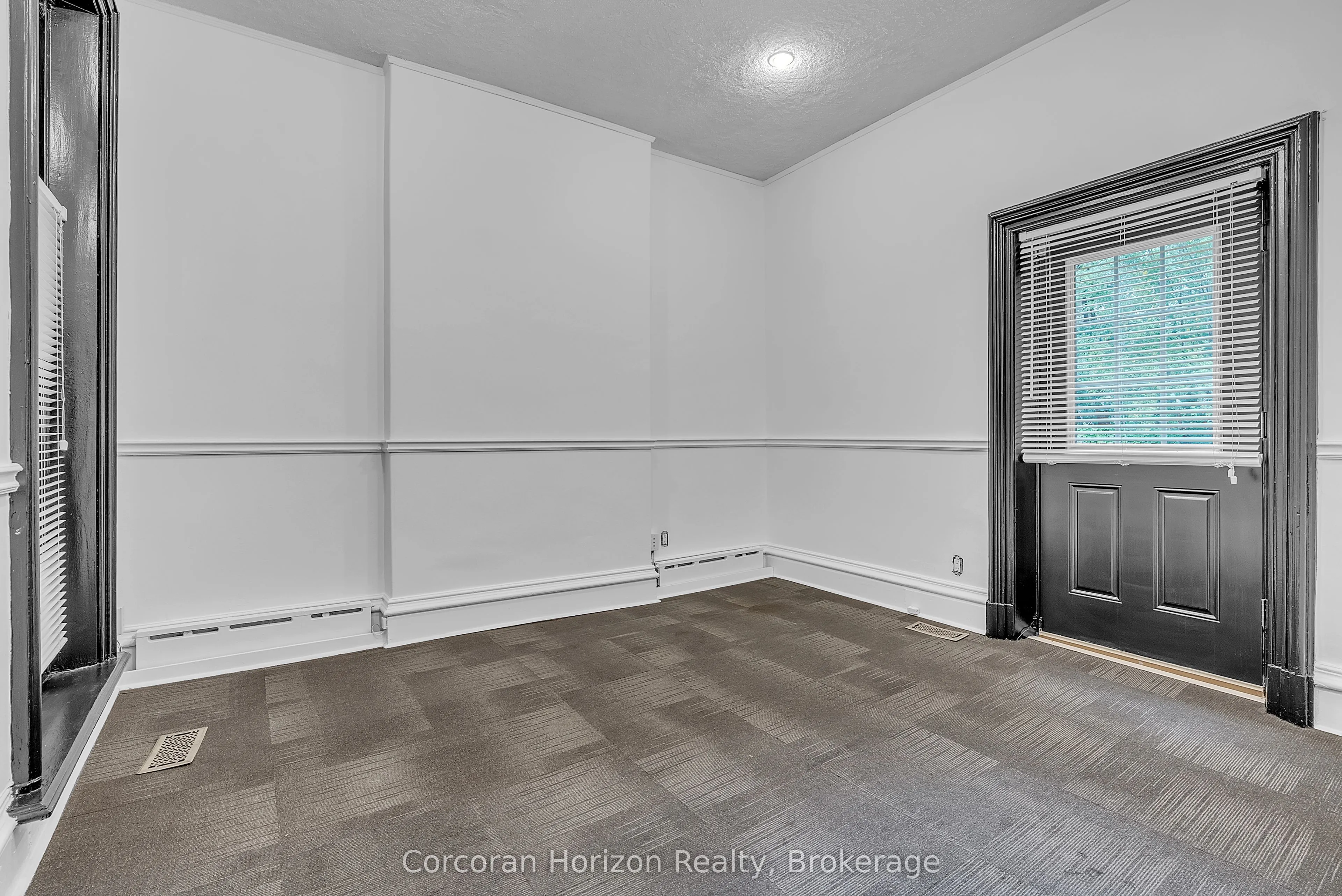 203 MacNab Street S, #Main