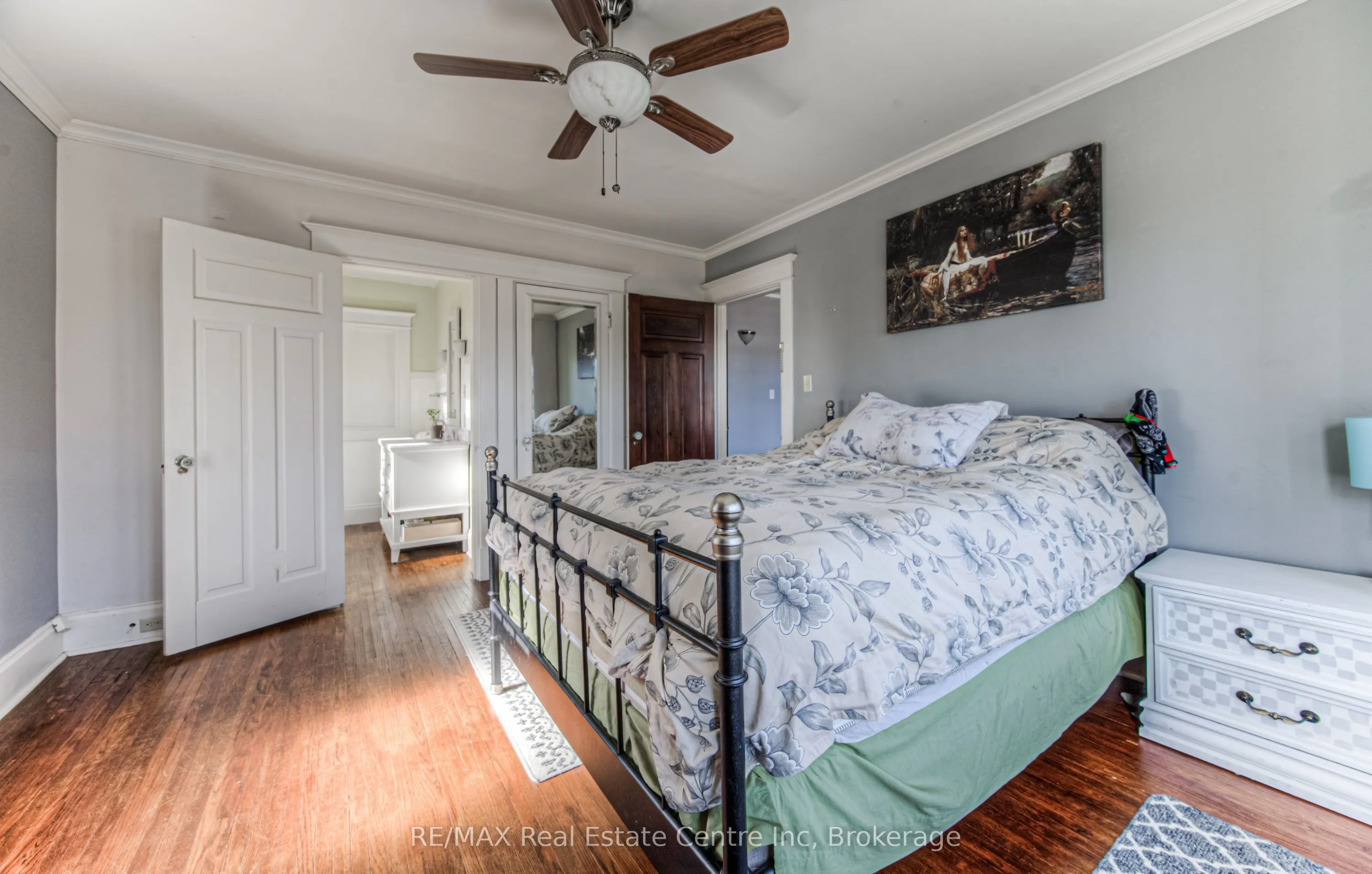 390 MAIN Street W