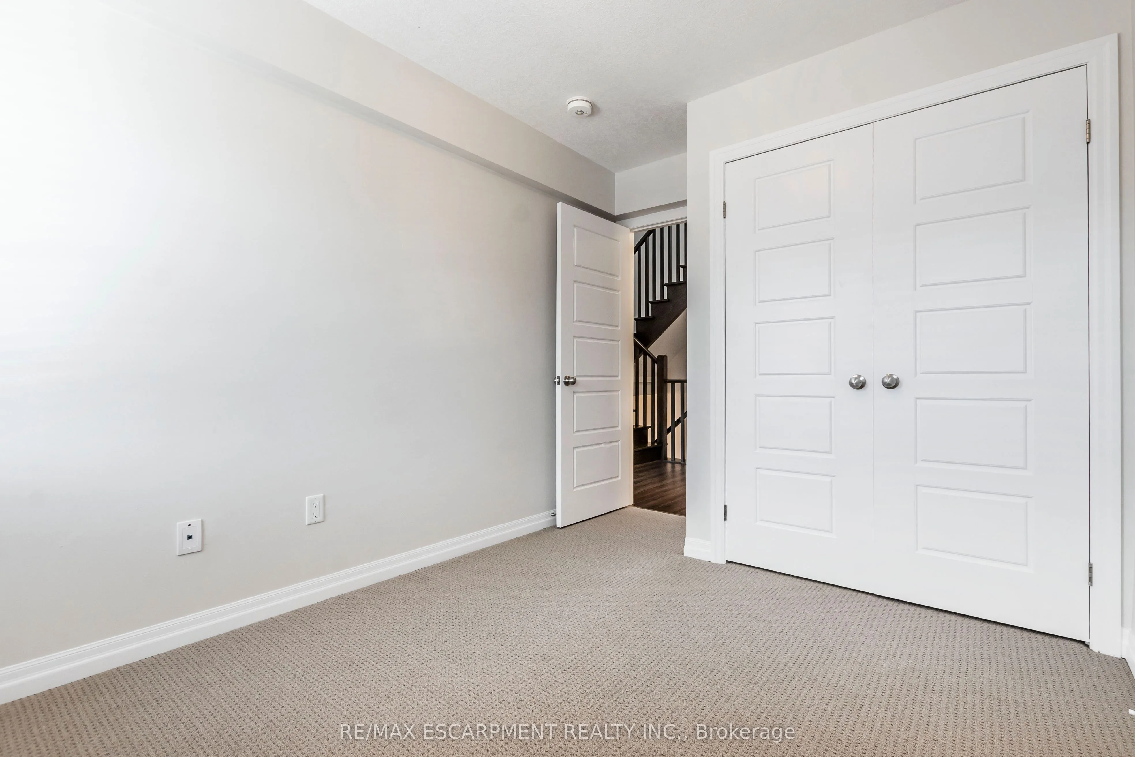 290 Barton Street W, #17