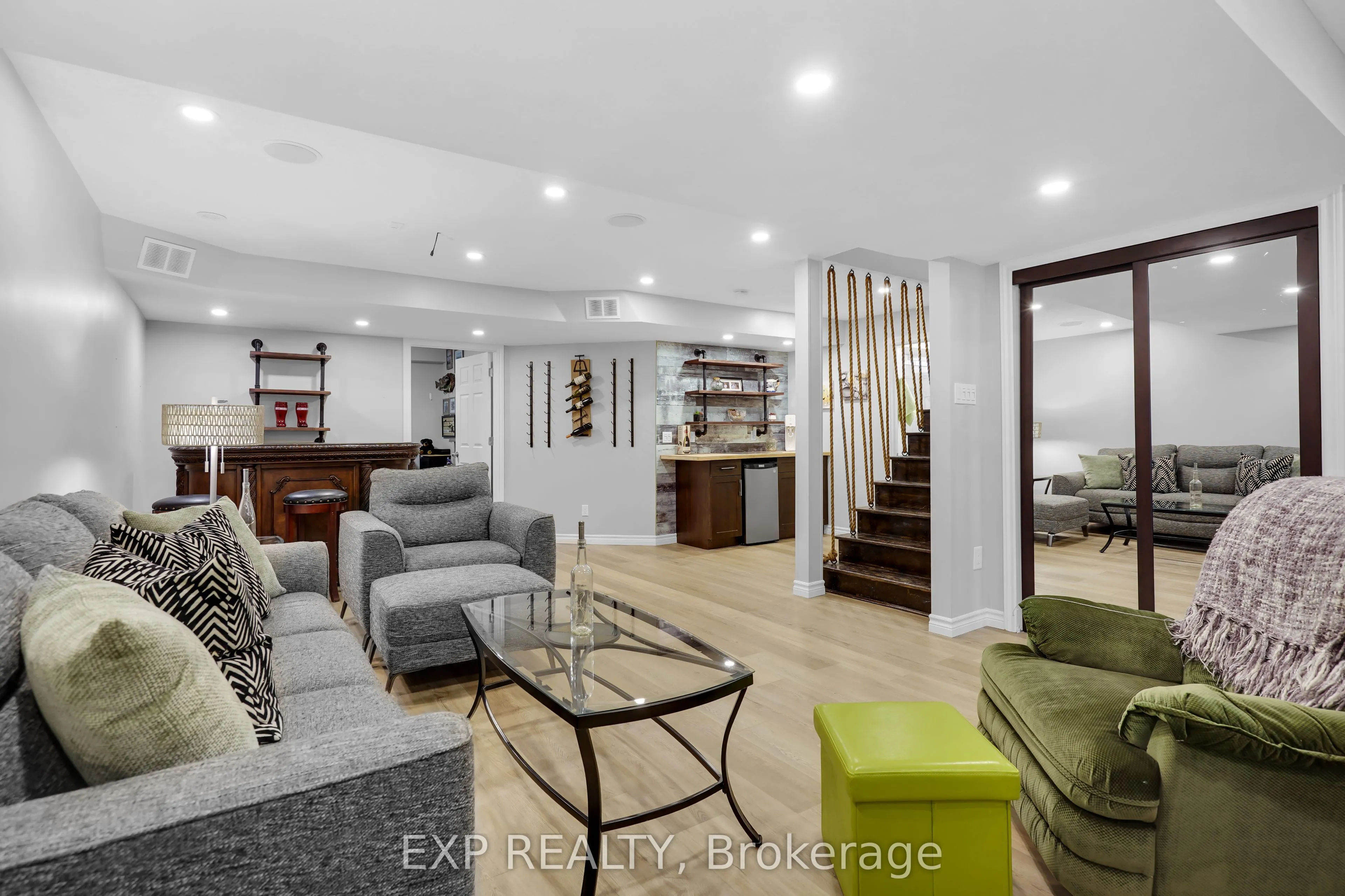 919 FOXCREEK Road