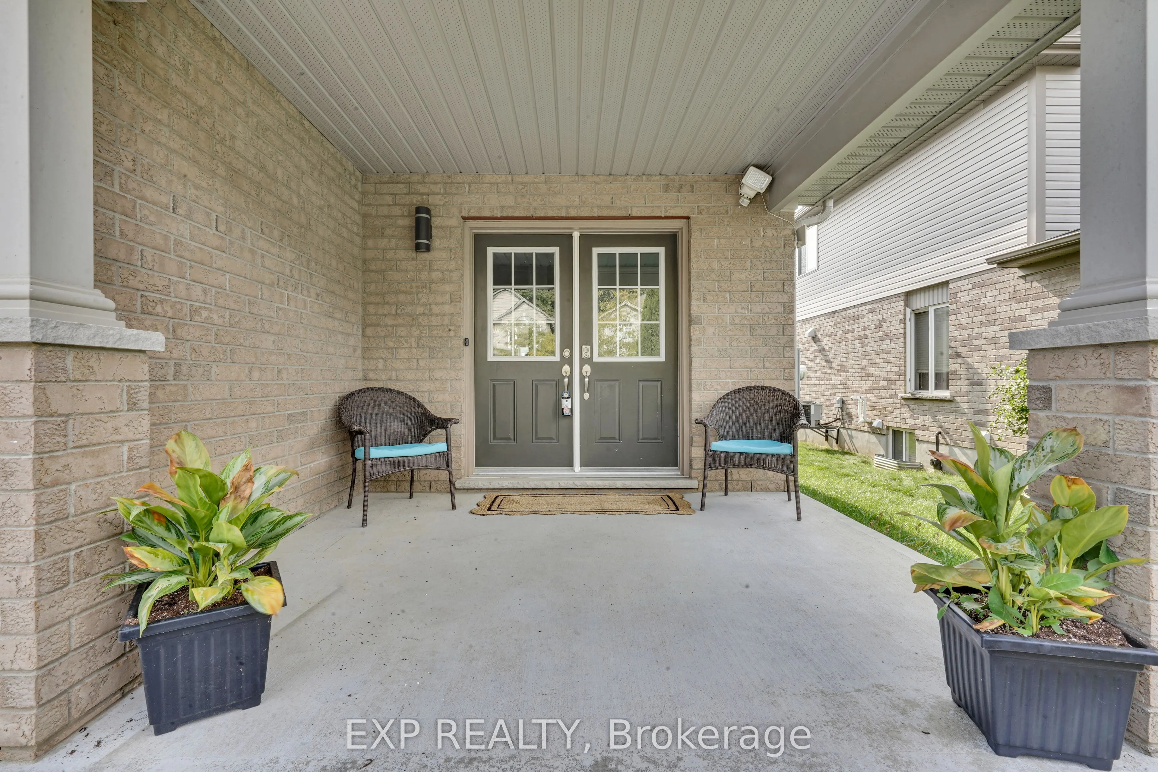 919 FOXCREEK Road