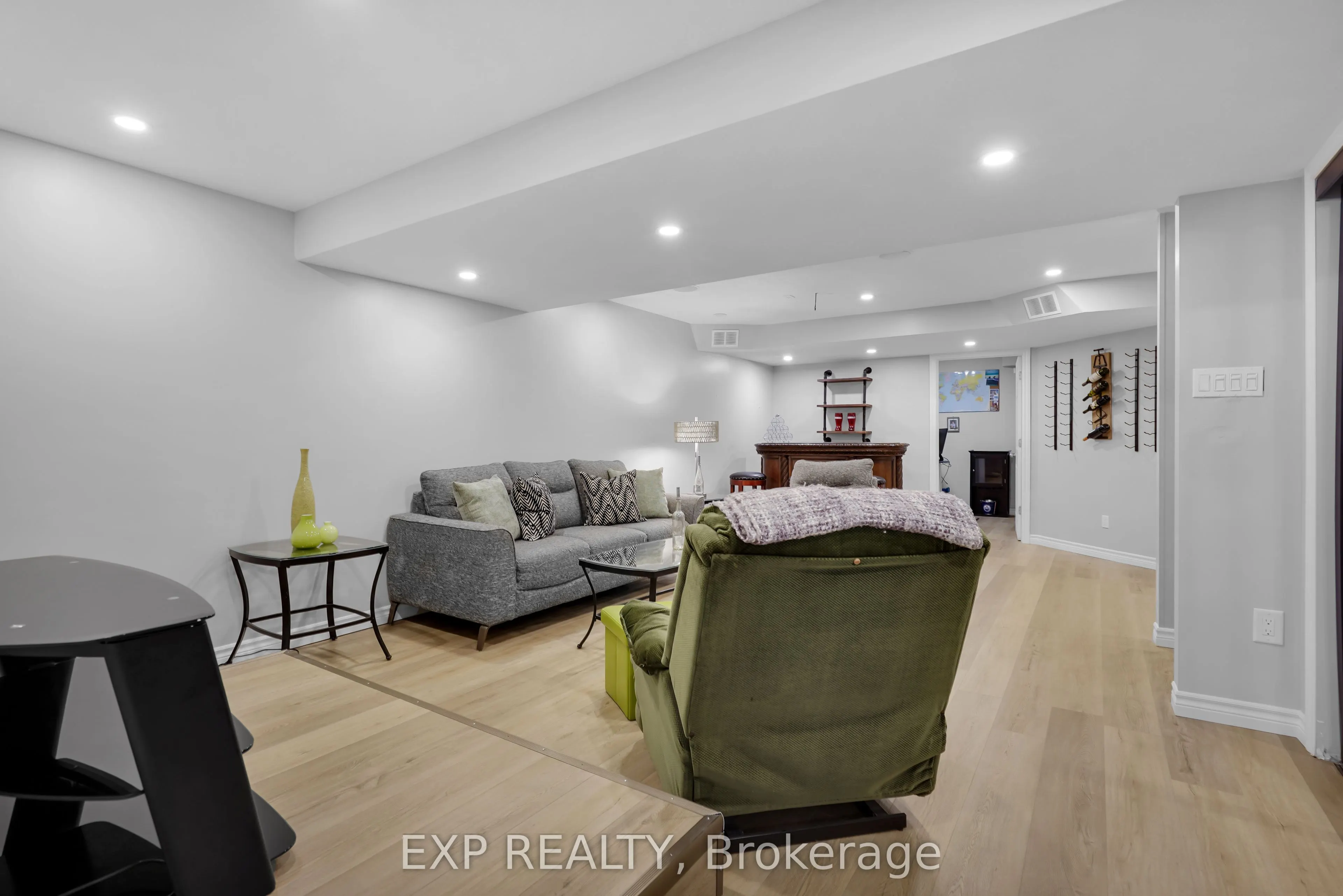 919 FOXCREEK Road